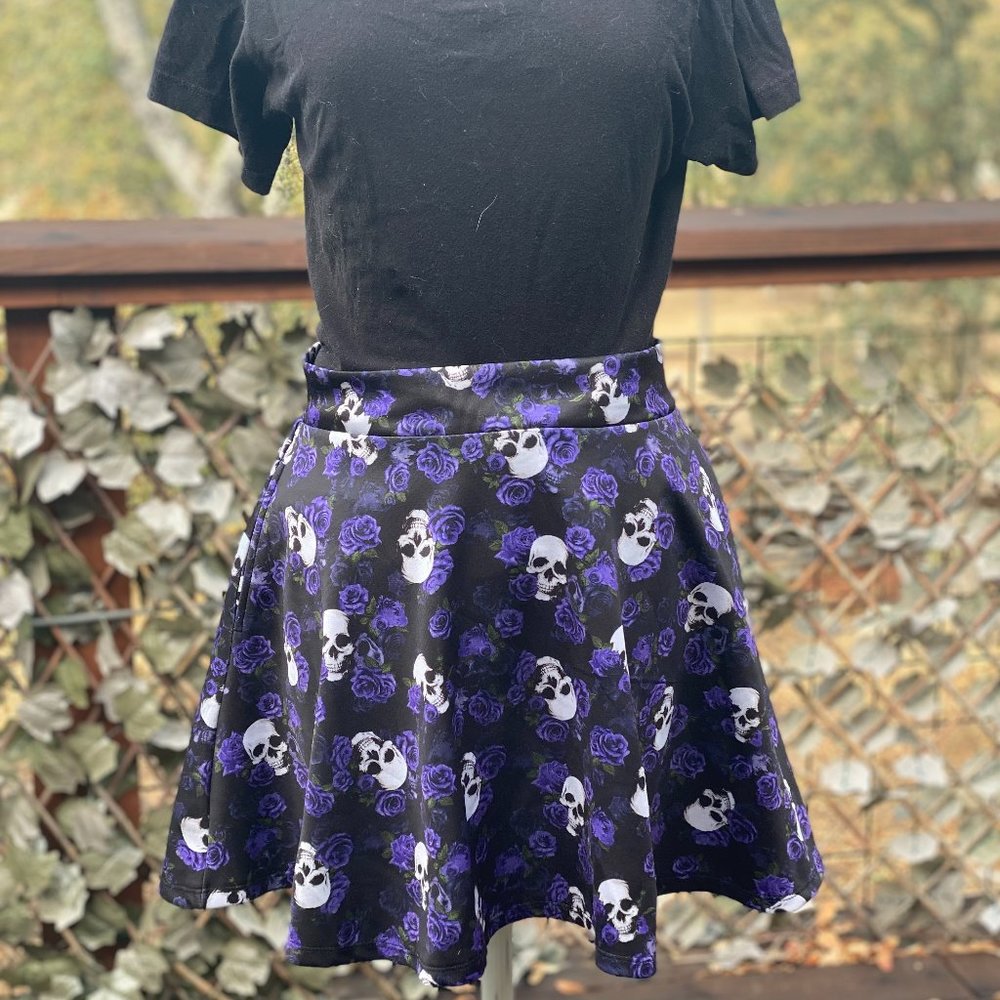 Hot Topic Flowers & Skulls Skirt